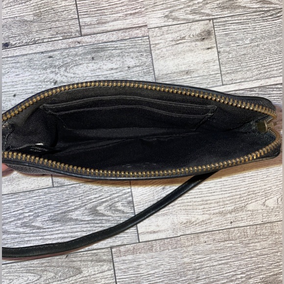 Coach wristlet - Picture 5 of 6